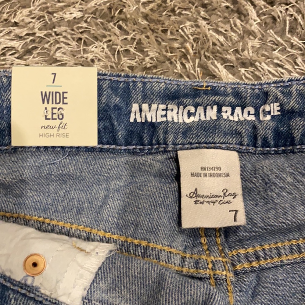 Wide Leg High Rise Jeans - Picture 3 of 3